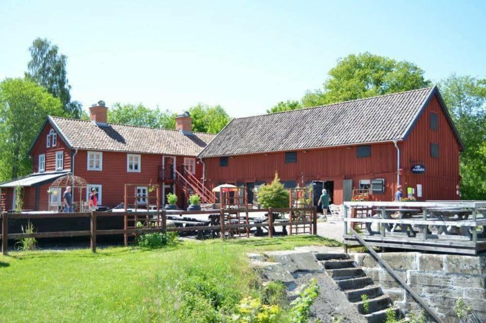 Mallboden Cafe & Vandrarhem Motala Exterior photo